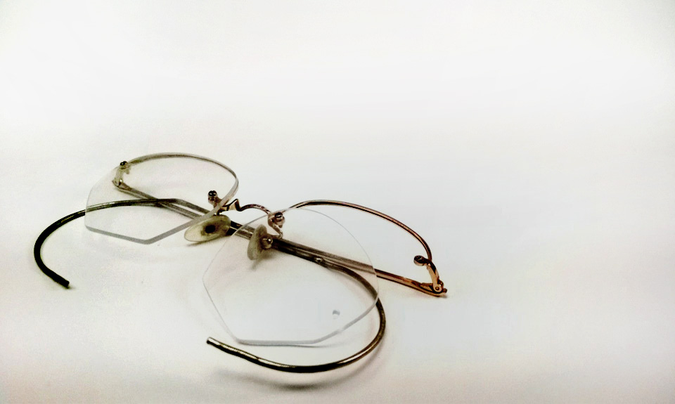 Fixing Broken Screws on Eyeglasses and Sunglasses Repairs
